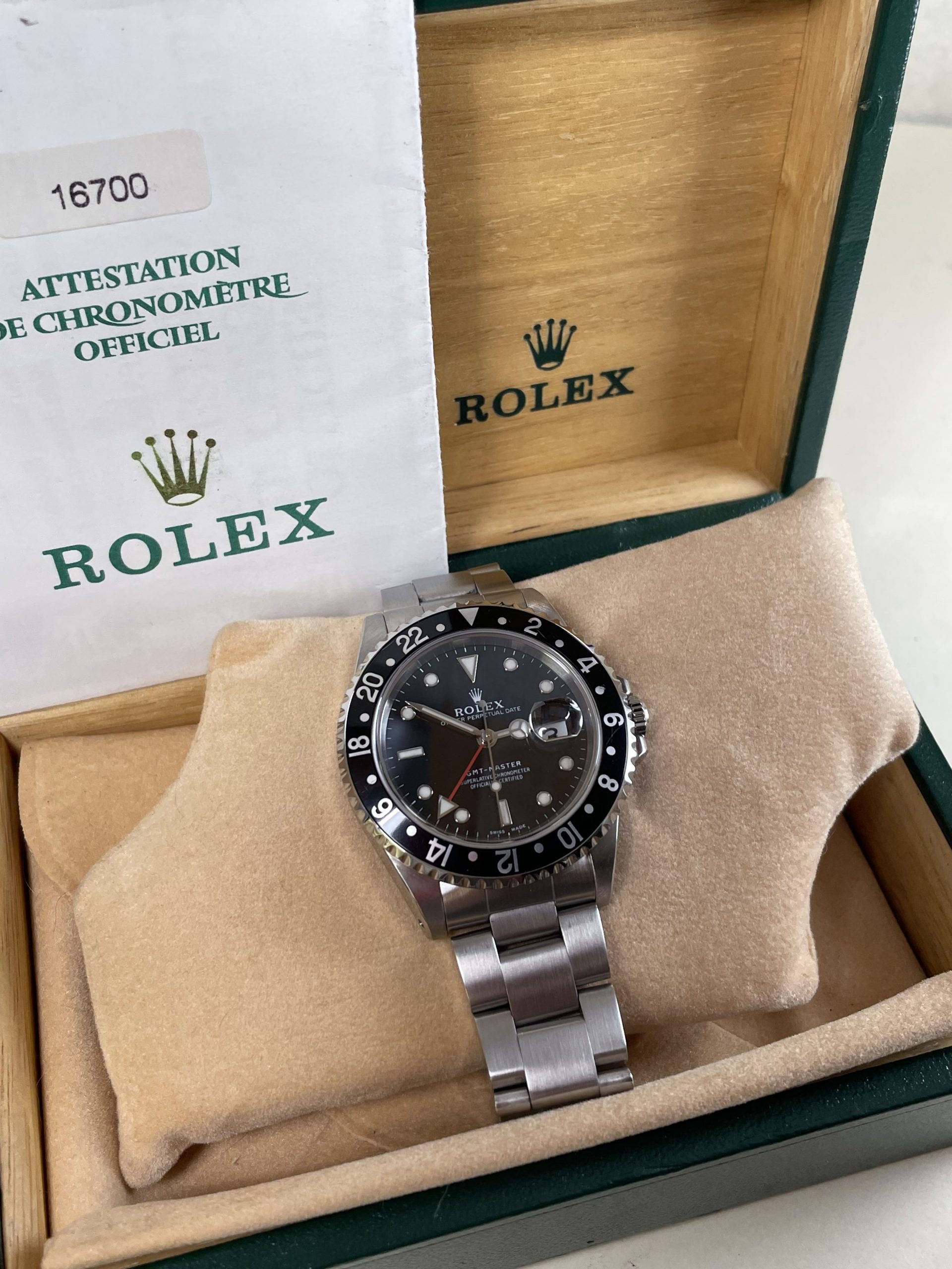 Rolex GMT Master II #16700 Black Dial / Black Bezel in Excellent Condition. Full Set - Image 7